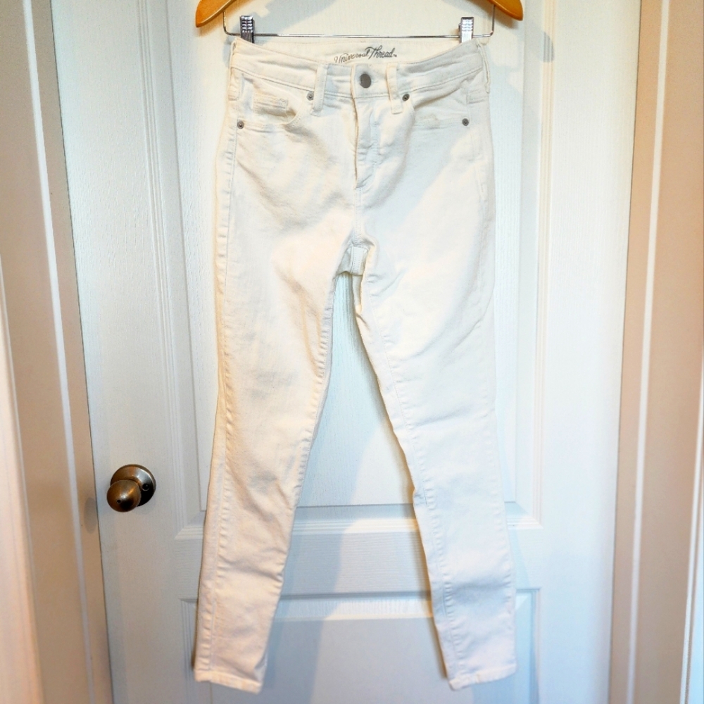 White jeans womens size 2/26 💕material has some stretch